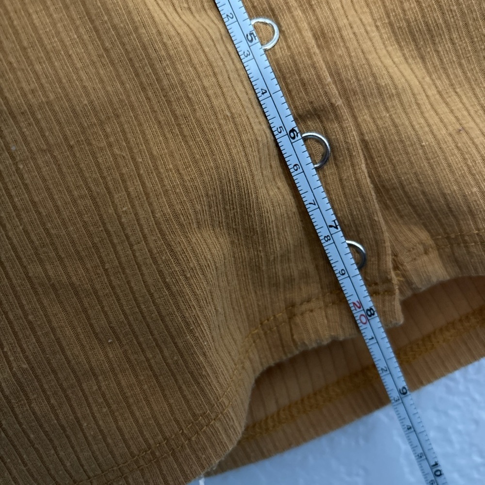 Bozzolo Golden Button-Front Ribbed Tank Top - Picture 6 of 6